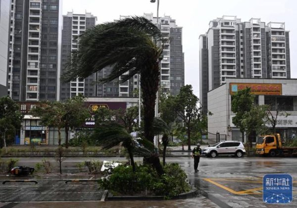 德旺配资 台风桦加沙登陆广东：铁皮杂物乱飞 阳江受灾严重