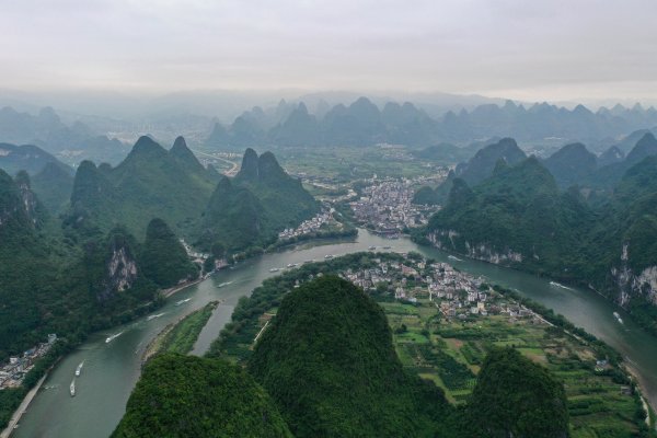 股涨柜 可爱的乡村——房前村后尽青山